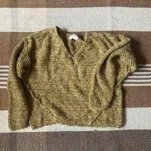 Universal thread small sweater